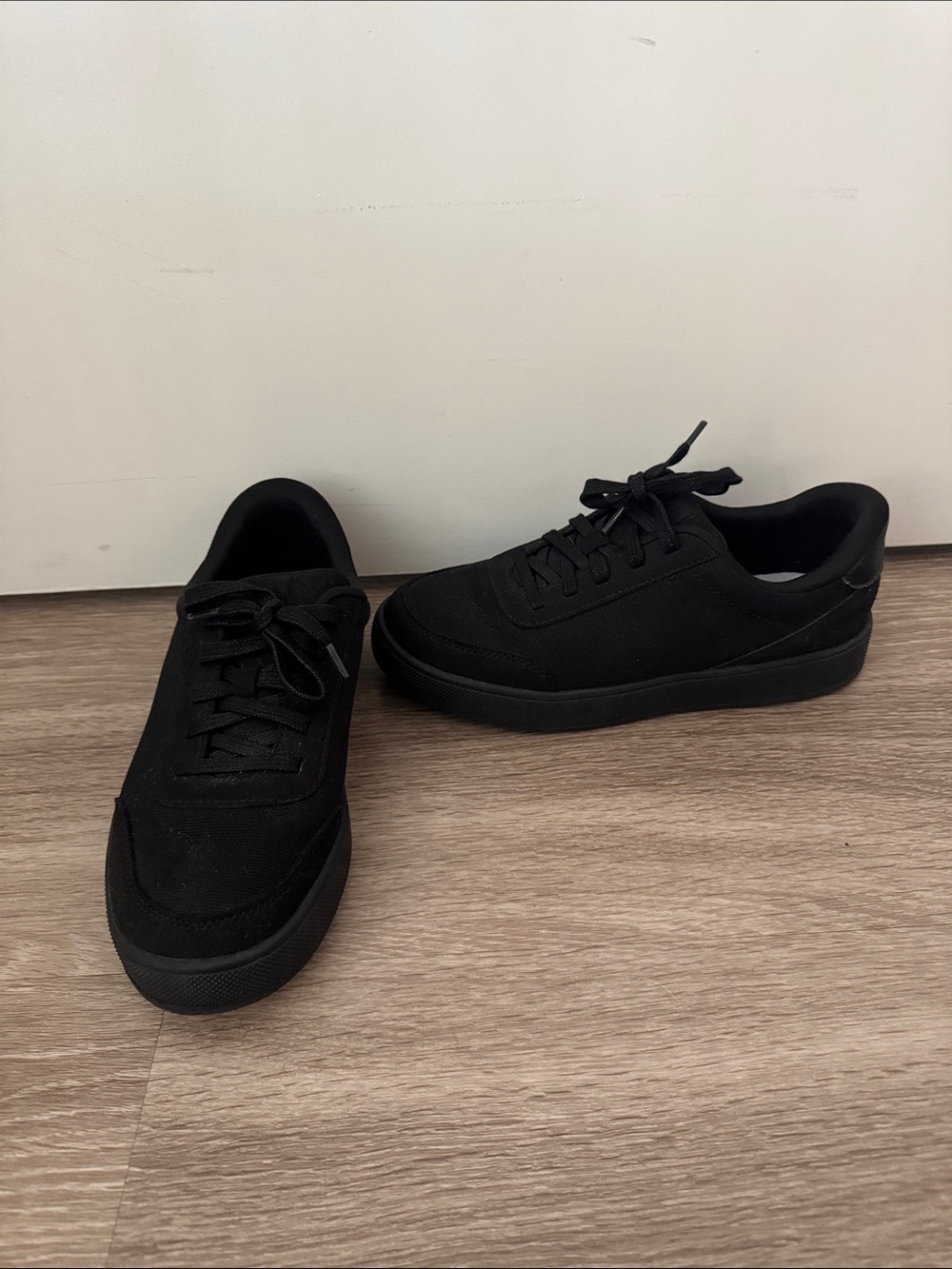 Kizik Kids Hands-Free Sneakers Black Slip-On Lace Shoes Size 4.5Y
